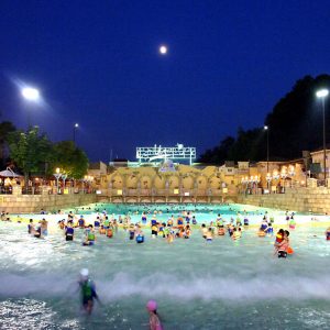 Caribbean-bay-night-wave-pool