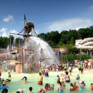 Caribbean-bay-splash-pools