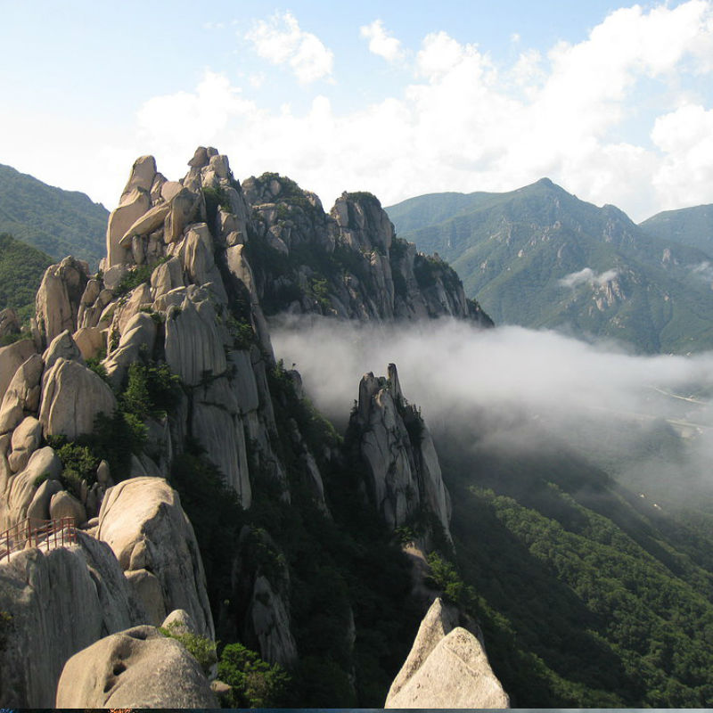 seoraksan-mt-seorak-hiking-peak