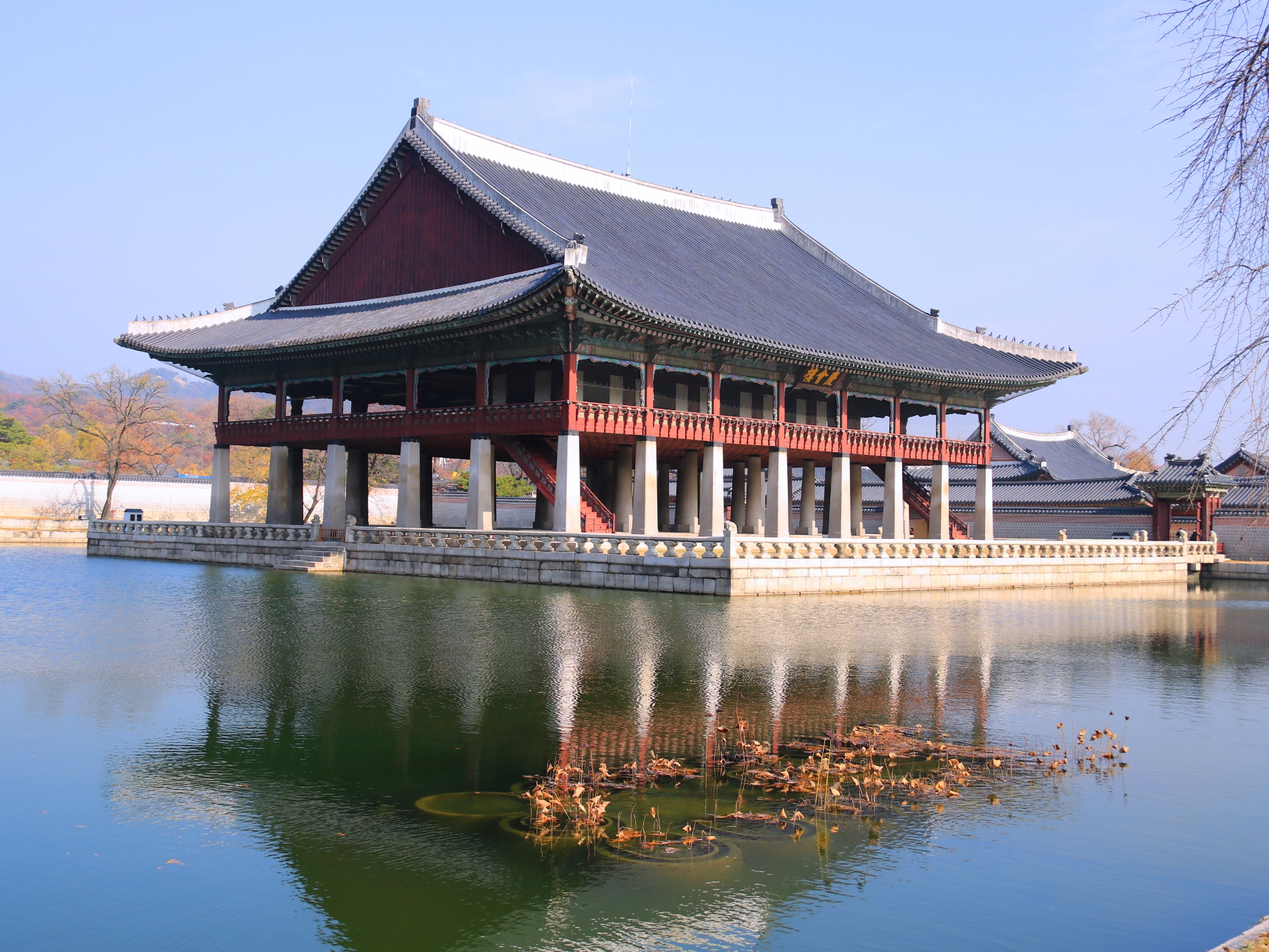 Gyeongbokgung Palace Pond