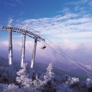 korea-ski-yongpyong-resort-ski-lift