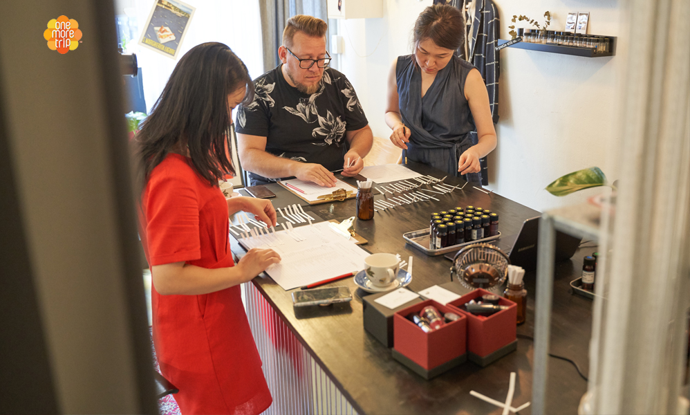 Perfume Making Class in Seoul | KoreaTravelEasy