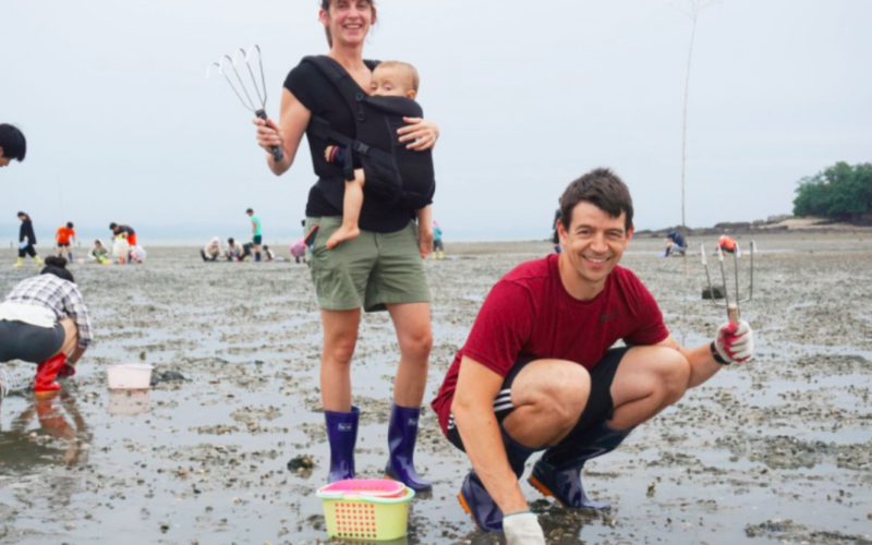 mud flat clam fishing