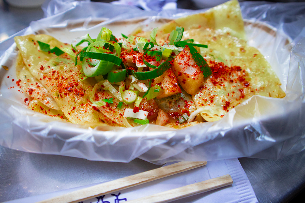 Seomun Market_Flat Dumplings Lady